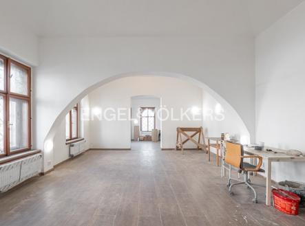 Pronájem restaurace, 642 m²