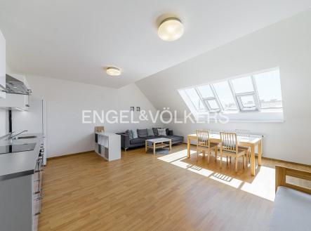 Pronájem bytu, 3+kk, 120 m²