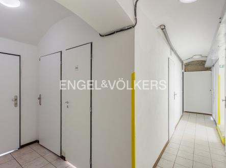 Pronájem - komerční objekt, sklad, 32 m²