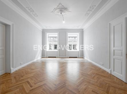 Pronájem kanceláře, 1 434 m²