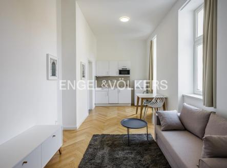 Pronájem bytu, 1+kk, 27 m²