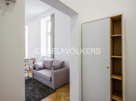 Pronájem bytu, 1+kk, 27 m²