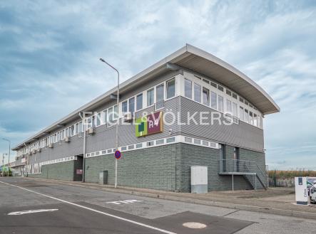 Pronájem komerčního objektu, sklad, 4 500 m²