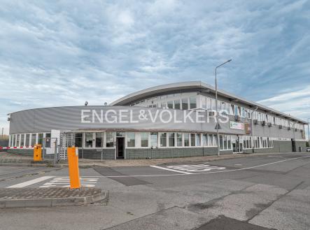 Pronájem komerčního objektu, sklad, 4 500 m²