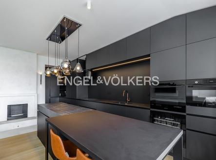 Pronájem bytu, 4+kk, 140 m²