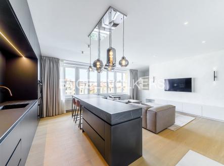 Pronájem bytu, 4+kk, 140 m²