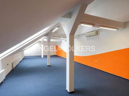 Pronájem kanceláře, 155 m²