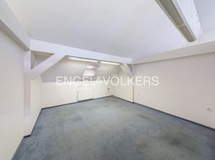Pronájem kanceláře, 172 m²