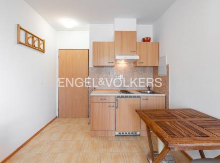 Pronájem bytu, 1+kk, 27 m²