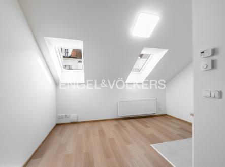 Pronájem bytu, 1+kk, 30 m²