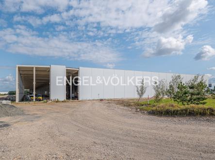 Pronájem komerčního objektu, sklad, 300 000 m²