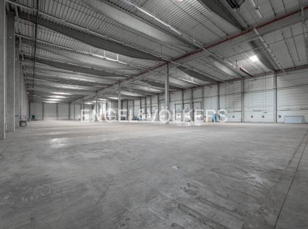 Pronájem komerčního objektu, sklad, 3 661 m²