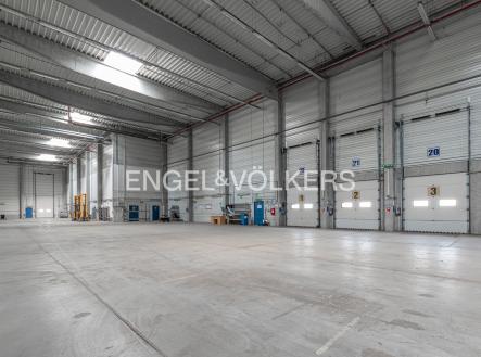 Pronájem komerčního objektu, sklad, 3 661 m²
