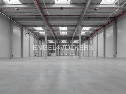 Pronájem komerčního objektu, sklad, 4 200 m²