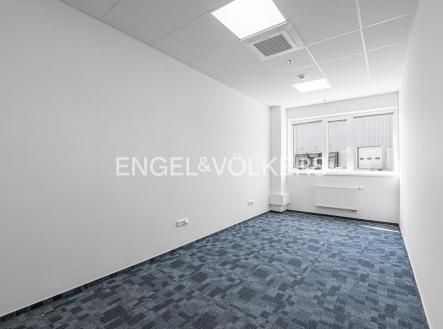Pronájem komerčního objektu, sklad, 4 200 m²