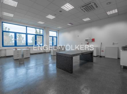 Pronájem komerčního objektu, sklad, 470 m²