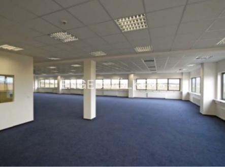 Pronájem komerčního objektu, sklad, 618 m²