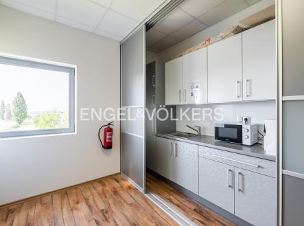 Pronájem - obchodní prostor, 343 m²