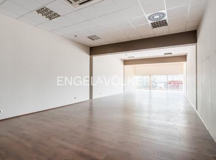 Pronájem - obchodní prostor, 268 m²