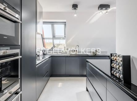 Pronájem bytu, 6+kk, 185 m²