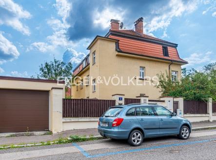 Pronájem kanceláře, 284 m²