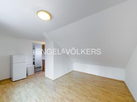 Pronájem bytu, 1+kk, 30 m²