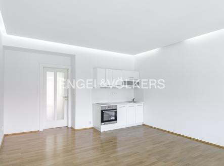 Pronájem bytu, 1+kk, 38 m²