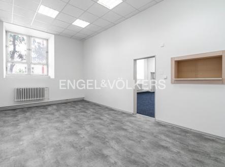 Pronájem kanceláře, 97 m²