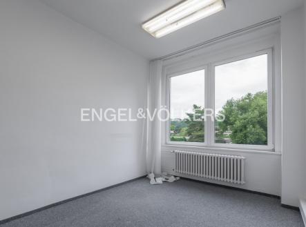 Pronájem kanceláře, 85 m²