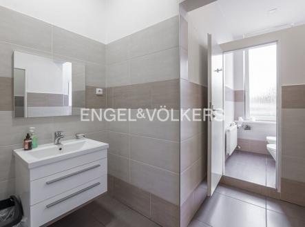 Pronájem kanceláře, 85 m²