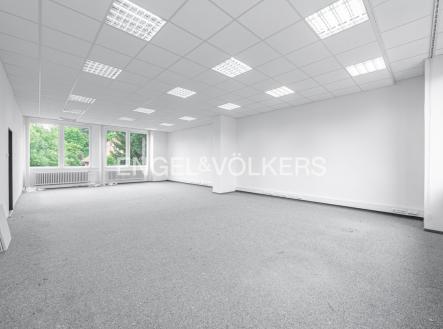 Pronájem kanceláře, 85 m²