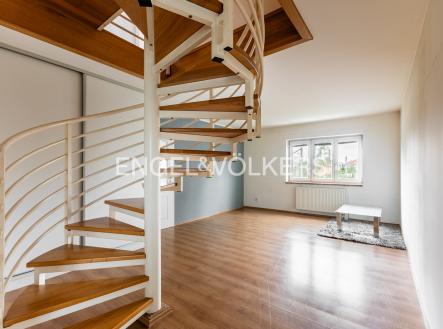 Pronájem bytu, 4+kk, 99 m²