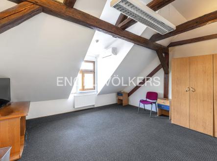 Pronájem kanceláře, 123 m²