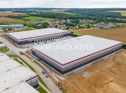 Pronájem - komerční objekt, sklad, 63 500 m²