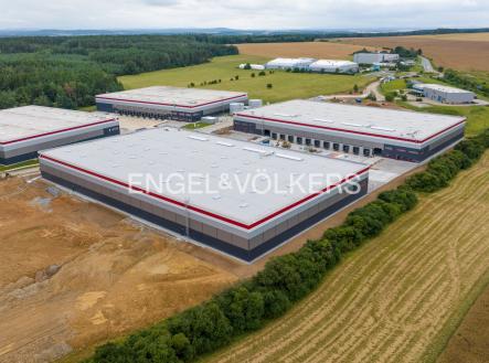 Pronájem komerčního objektu, sklad, 63 500 m²