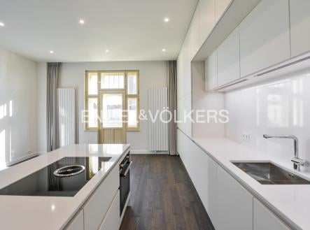 Pronájem bytu, 4+kk, 142 m²