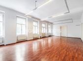 Pronájem kanceláře, 358 m²