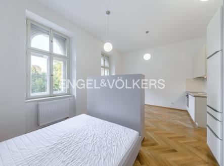 Pronájem bytu, 1+kk, 32 m²