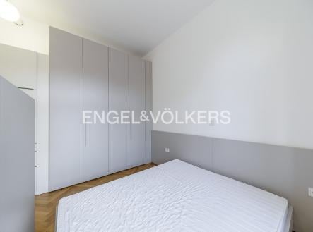 Pronájem bytu, 1+kk, 32 m²