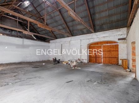 Pronájem komerčního objektu, sklad, 483 m²