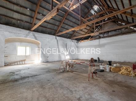 Pronájem komerčního objektu, sklad, 483 m²