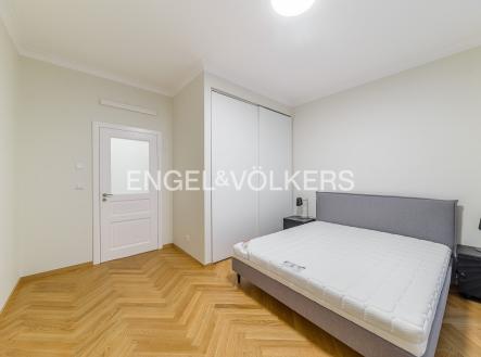 Pronájem bytu, 3+kk, 90 m²