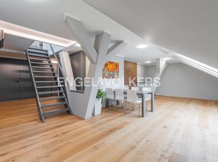 Pronájem bytu, 4+kk, 135 m²