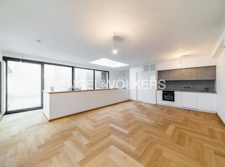 Pronájem bytu, 4+kk, 120 m²