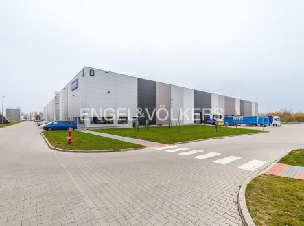 Pronájem komerčního objektu, sklad, 1 500 m²