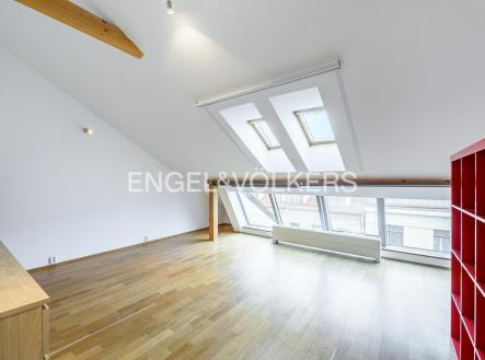 Pronájem bytu, 3+kk, 128 m²