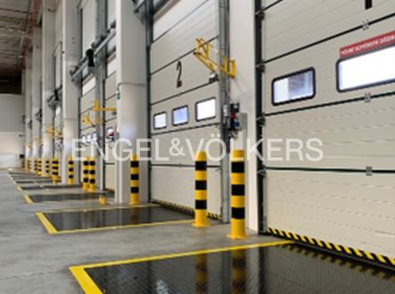 Pronájem komerčního objektu, sklad, 4 596 m²