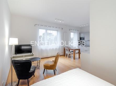 Pronájem bytu, 1+kk, 36 m² obrázek