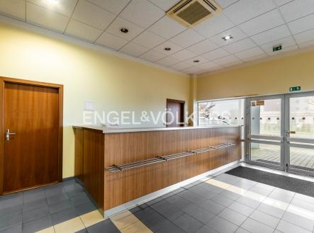Pronájem kanceláře, 1 386 m²