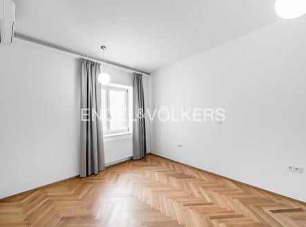 Pronájem bytu, 3+kk, 92 m²